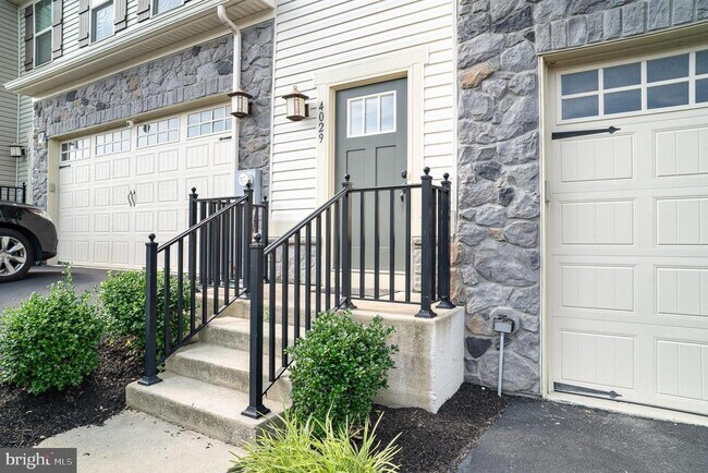 Building Photo - 4029 Silver Charm Ct