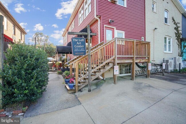 Building Photo - 1555 Rivertown Pl