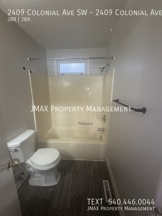 Building Photo - 2409 Colonial Ave SW