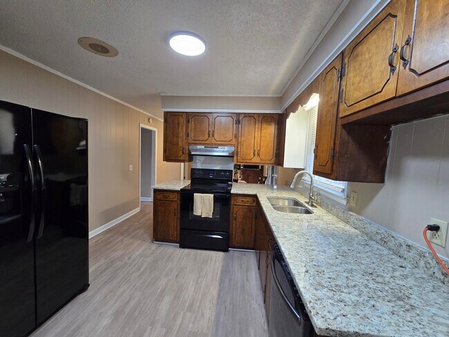 Building Photo - 1565 Jefferson Rd