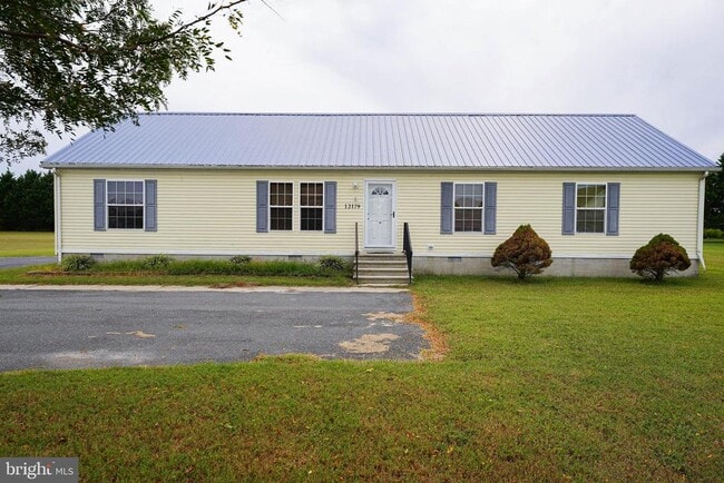 Building Photo - 12179 Country Dr