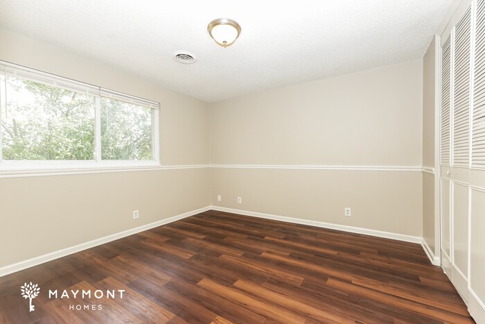 Building Photo - 265 Clearlake Dr W