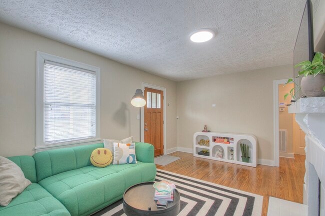 Building Photo - 1609A Cahal Ave
