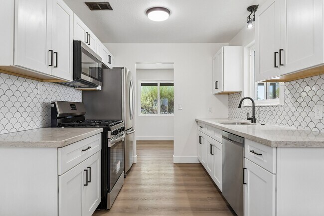 Building Photo - 4737 N 13th Ave