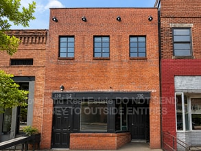 Building Photo - 130 Person St