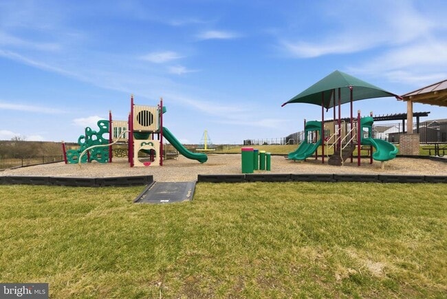 Building Photo - 332 Ensemble Wy