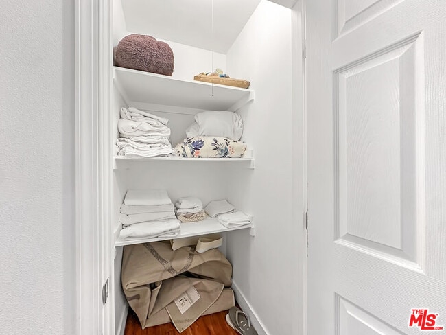 Building Photo - 10328 Firmona Ave