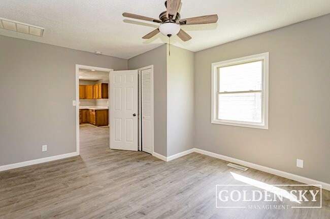 Building Photo - 1700 N Manring Ave