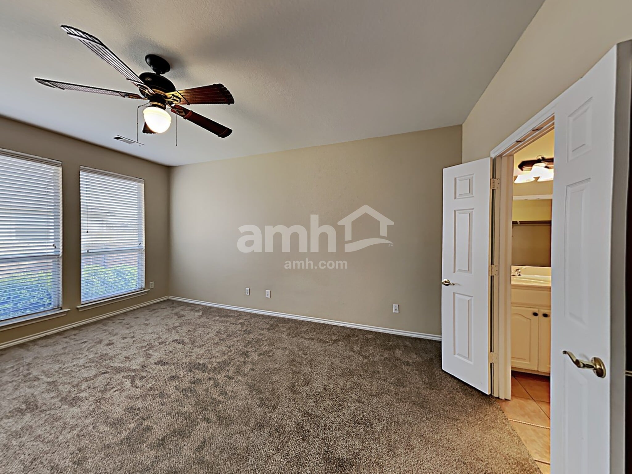 Building Photo - 3605 Varden St