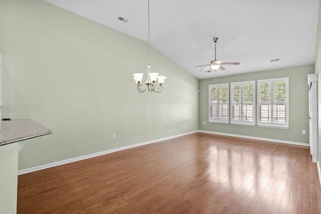 Building Photo - 156 Parmelee Dr