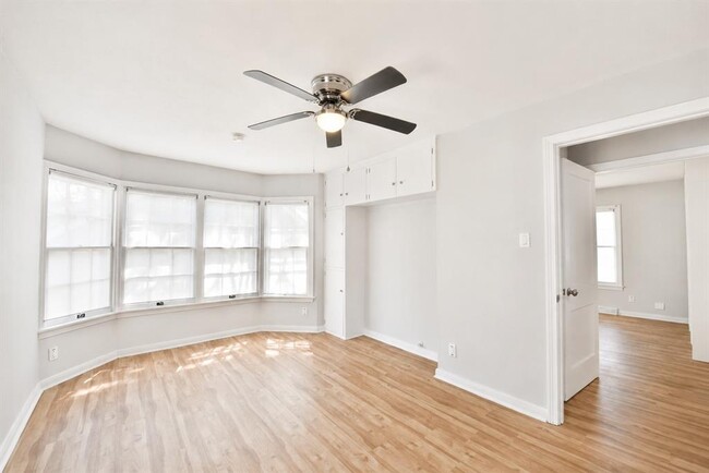 Building Photo - 1008 Milam Pl