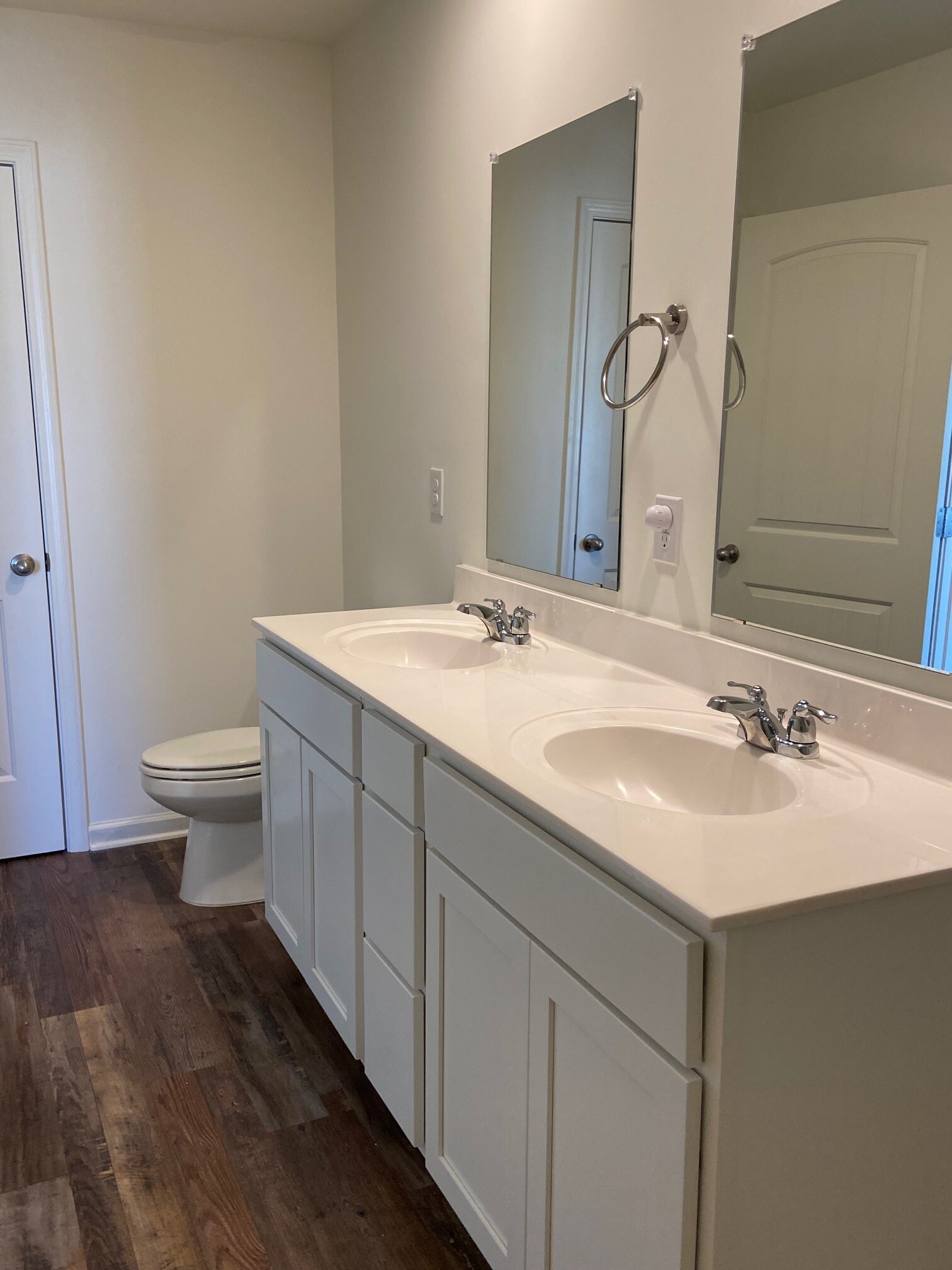 Building Photo - 252 Chelsea Pk Cir