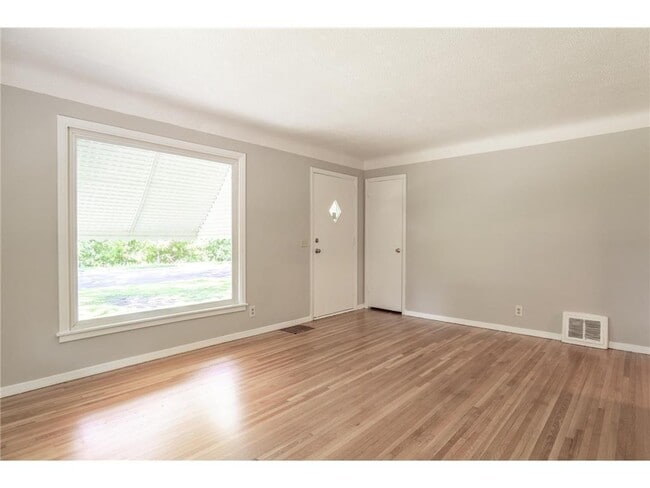 Building Photo - 3708 Xenia Ave N