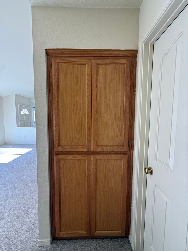 Building Photo - Single Story Home Located in The Gated Community of Hidden Pines