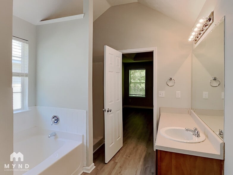 Building Photo - 2429 Wood Bend Ln