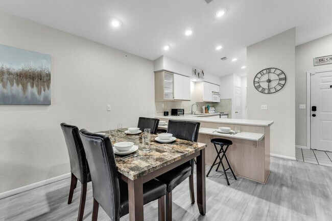 Building Photo - 155 W Rockford Dr