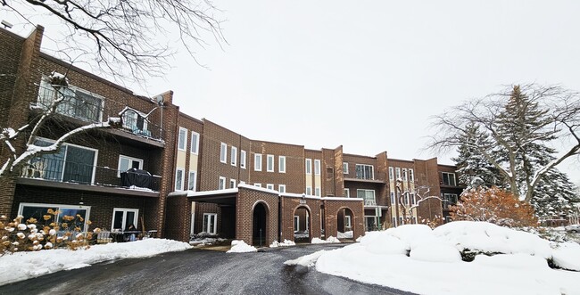 Building Photo - 1550 Sandpebble Dr