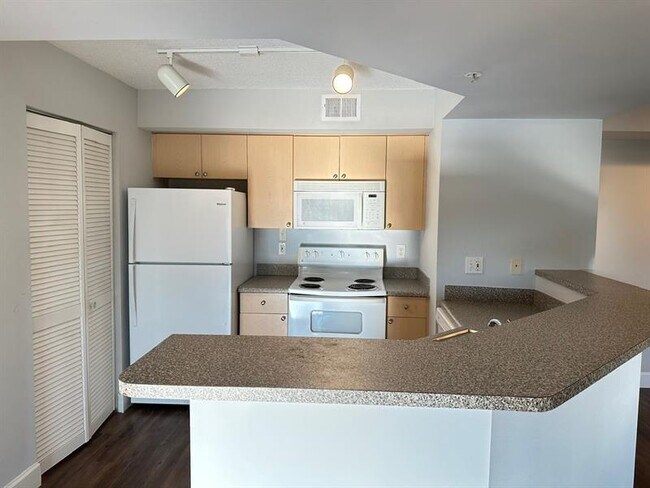 Building Photo - 3740 NW Adriatic Ln