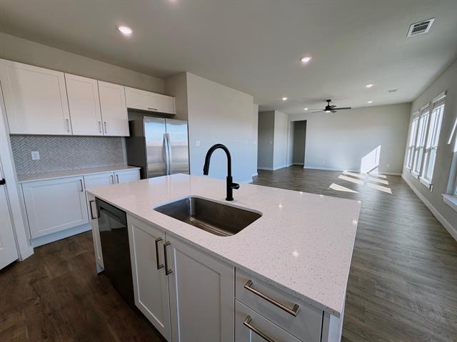 Building Photo - 3842 Clovis St