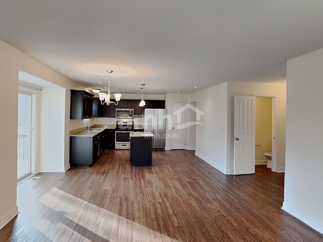 Building Photo - 629 Lanning St