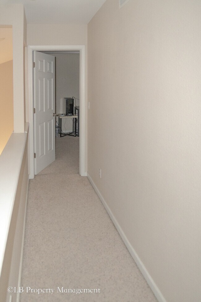 Building Photo - 4780 N Foxtail Dr