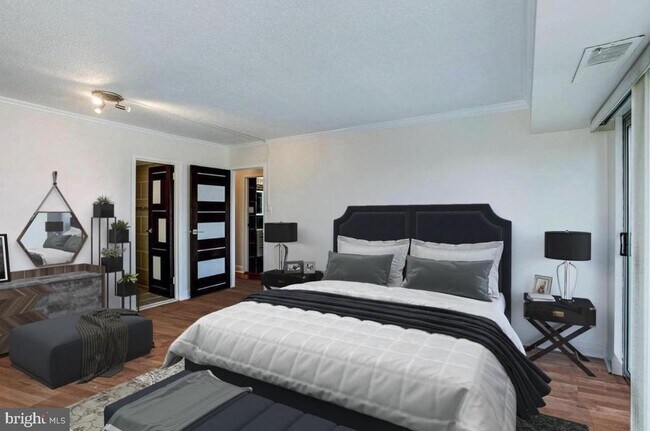 Building Photo - 1300 Army Navy Dr