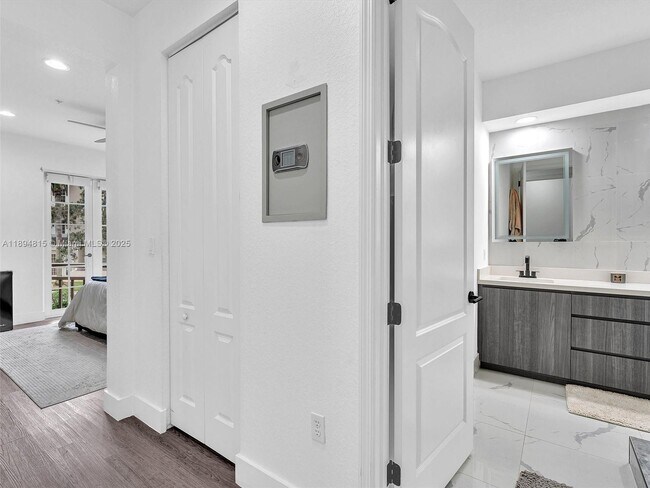 Building Photo - 476 SW 147th Ave