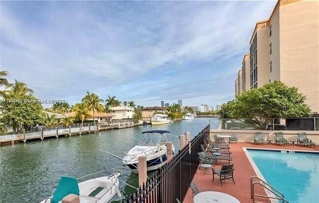 Building Photo - 2903 N Miami Beach Blvd