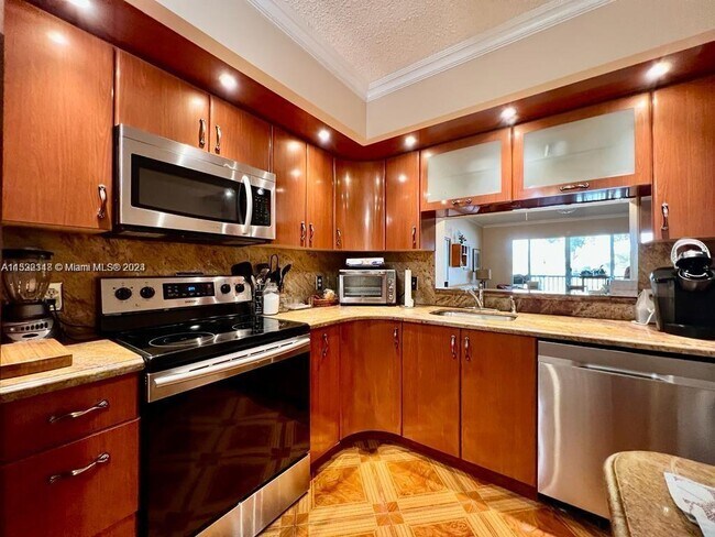 Building Photo - 701 SW 141st Ave