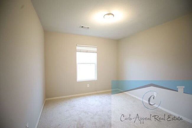 Building Photo - Move in special $900!! Beautiful 3 bed / 2 bath home with fenced back yard - Nettleton!!