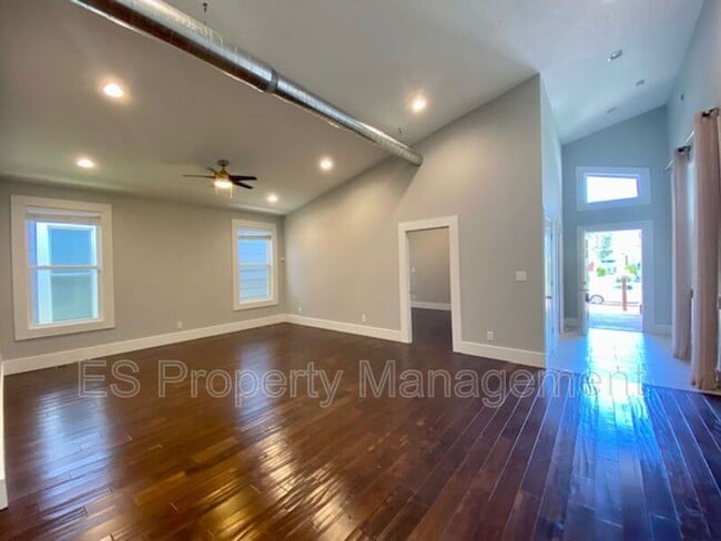 Building Photo - 1440 Lexington Ave