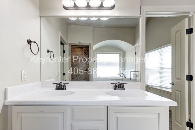 Building Photo - * * * $250 Move-in Special * * * Charming 3-Bedroom / 2-Bathroom Home! * * * $250 Move-in Special...