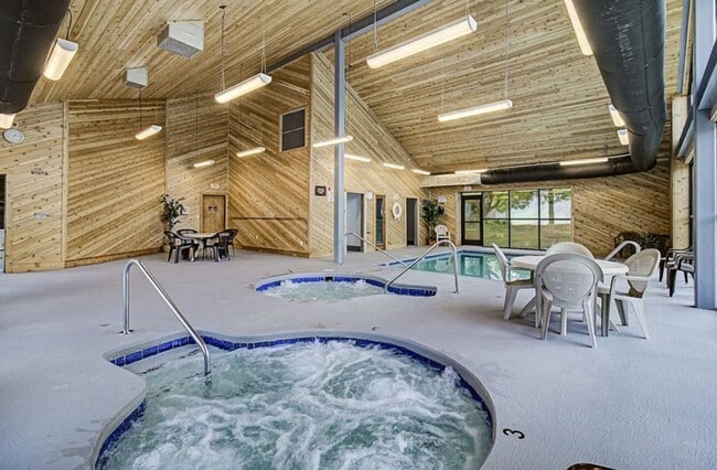 Building Photo - Modern Fully Furnished Home with Stunning ...