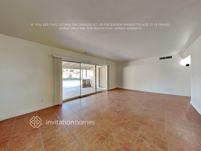 Building Photo - 1448 E 2nd St