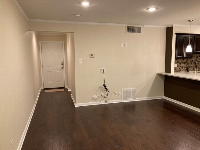 Building Photo - 100 Lorenz Rd