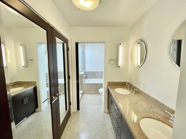 Building Photo - Contemporary, Stunning 3BR/2.5BA Noe Valley Home w/Tranquil Garden! PROGRESSIVE