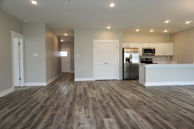 Building Photo - 3 Bedroom, 2 Bath Home in Valley View