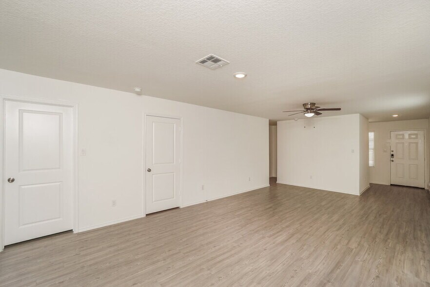 Building Photo - 14640 Greenfield Ml