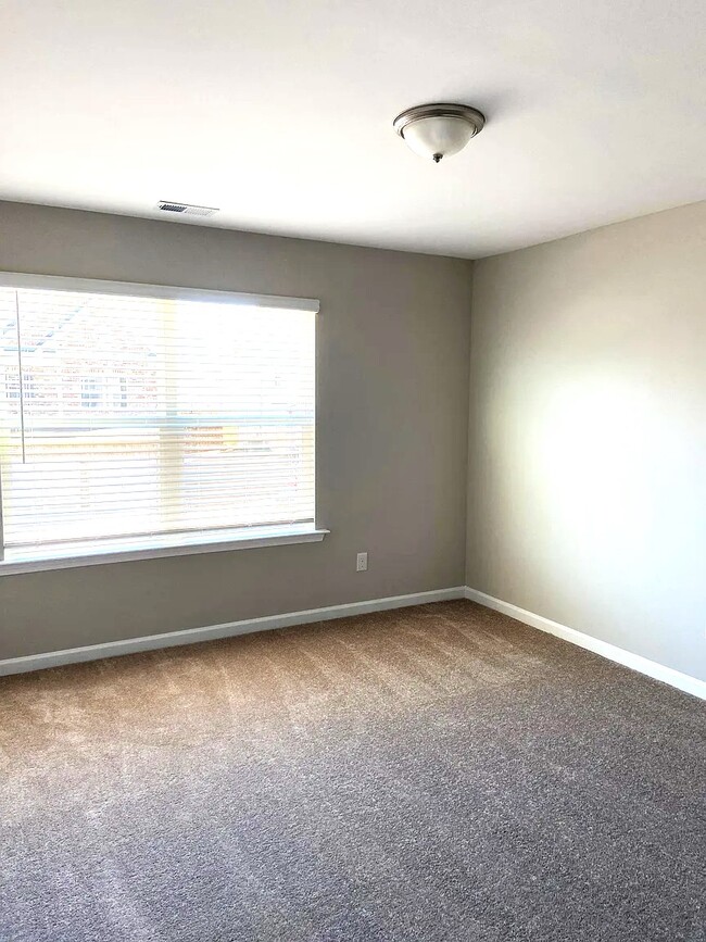 Building Photo - 1377 Elderwood Way