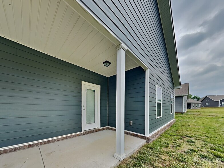 Building Photo - 824 Ellyson Dr