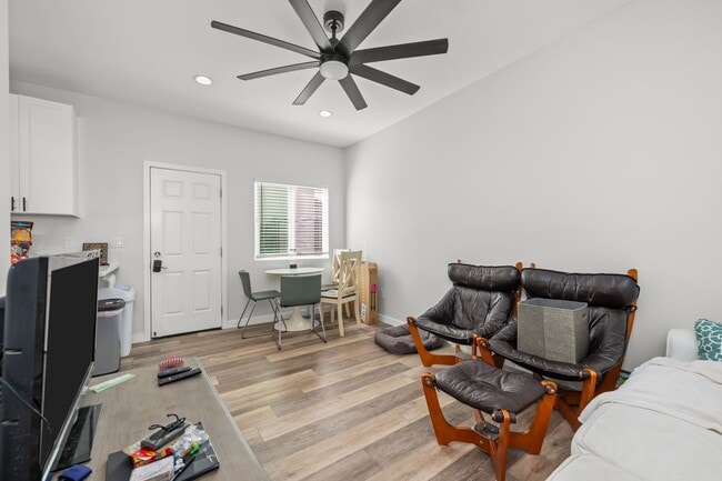 Building Photo - Spacious turfed yard!