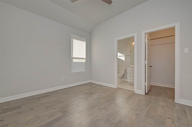 Building Photo - 11943 Bazley Knoll Dr