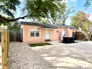 Front of casita with covers over table/chairis & w/d - 2811 Buena Vista St