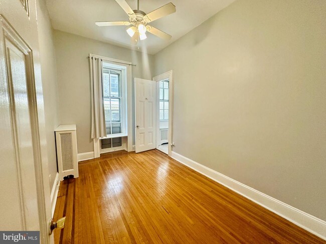 Building Photo - 146 Sumac St