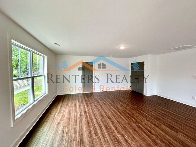 Building Photo - 3BR Home with Office, Bonus Room, Large Kitchen Island, 2-Car Garage & Large Yard – Huntsville Li...