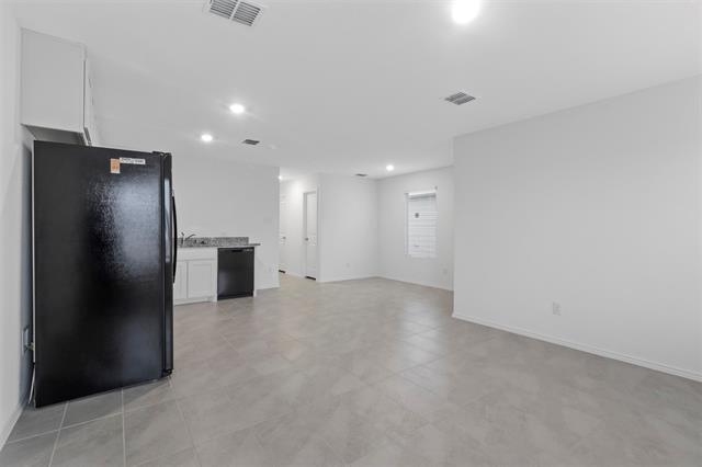 Building Photo - 144 Thresher Ln