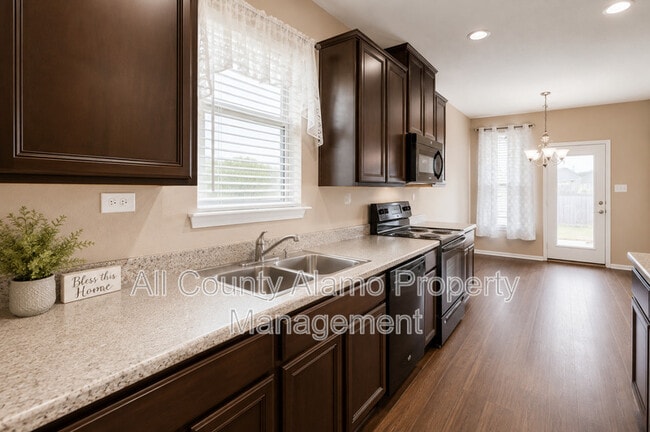 Building Photo - 5071 Mustang View