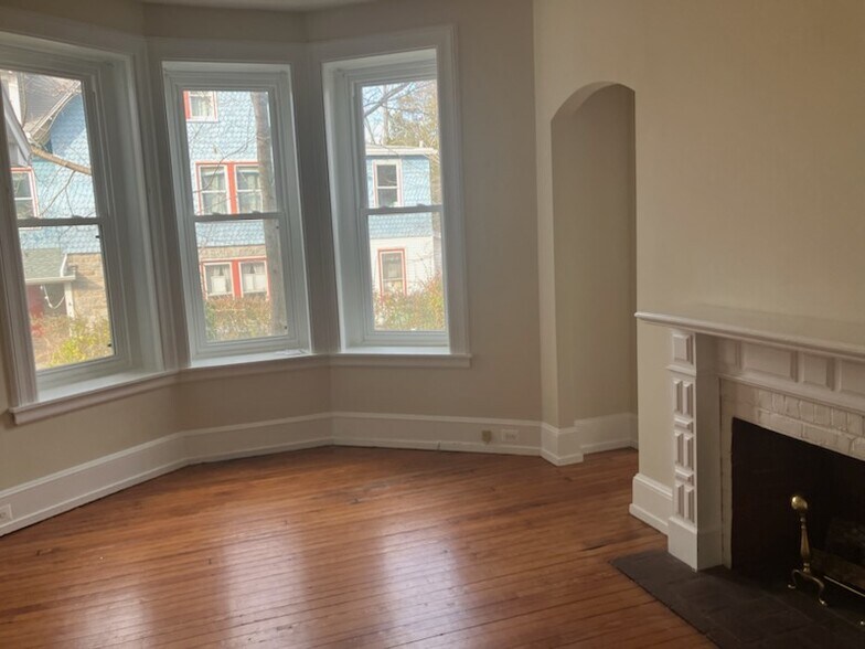 Living Room into DR ...11X15" - 1511 Spring Ave