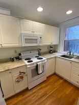 Building Photo - 451 Park Dr