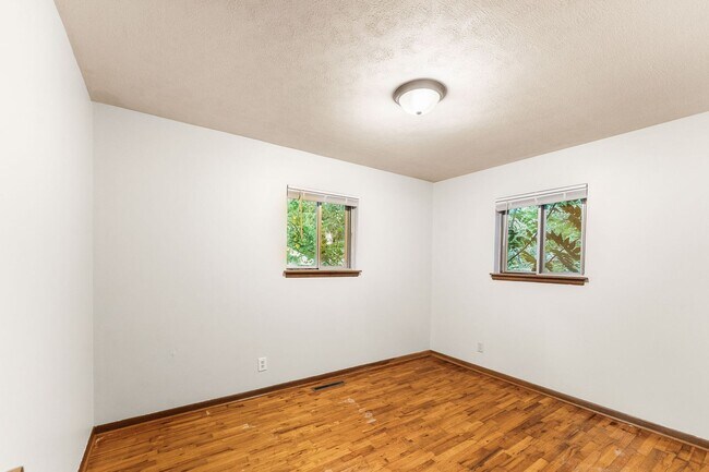 Building Photo - 1628 N Marlan Ave